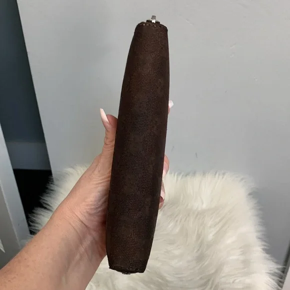 Authentic brown Gucci zippy wallet - Picture 8 of 17